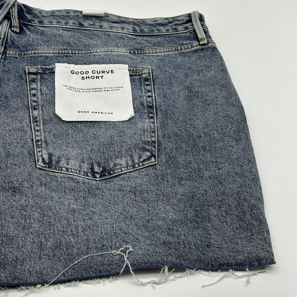 Good American Good Curves Women's Plus Size 26 Distressed Denim Jean Shorts NWT - Picture 10 of 14